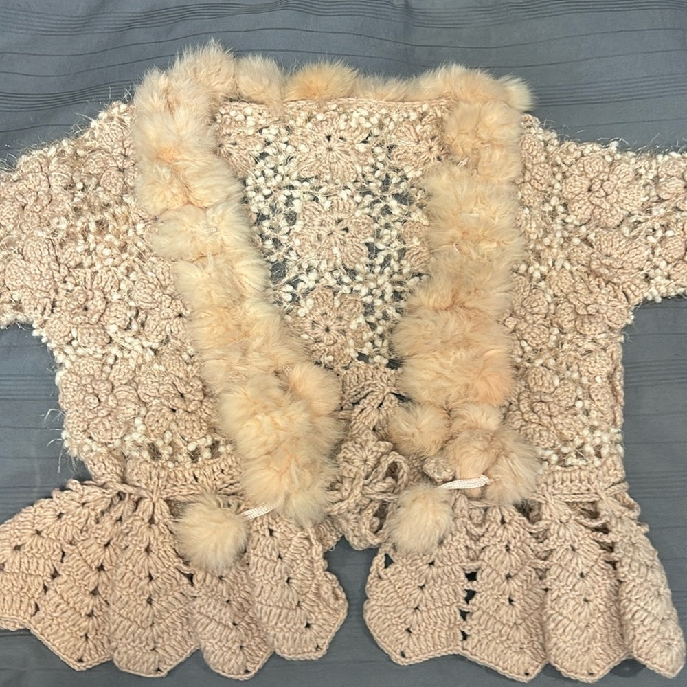 Crochet bolero in pale pink with rabbit fur in xs